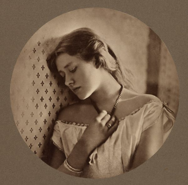 [Ellen Terry at Age Sixteen]