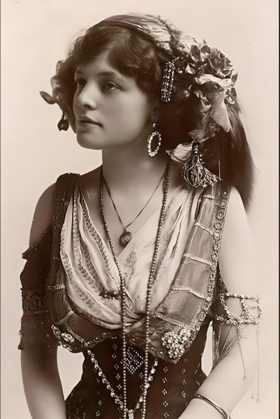 Gypsy-Girl-1911-Postcard Gypsy-Girl-1911-Postcard