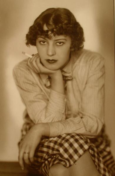 frauke-lauterbach-smoking-1930 frauke-lauterbach-smoking-1930