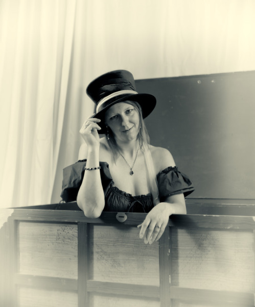 sunandsilver-Vintage_Amber_at_Ember-Feb-2026-115 sunandsilver-Vintage_Amber_at_Ember-Feb-2026-115