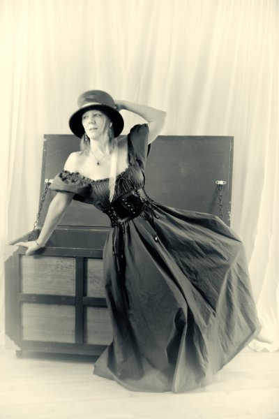 sunandsilver-Vintage_Amber_at_Ember-Feb-2026-125 sunandsilver-Vintage_Amber_at_Ember-Feb-2026-125