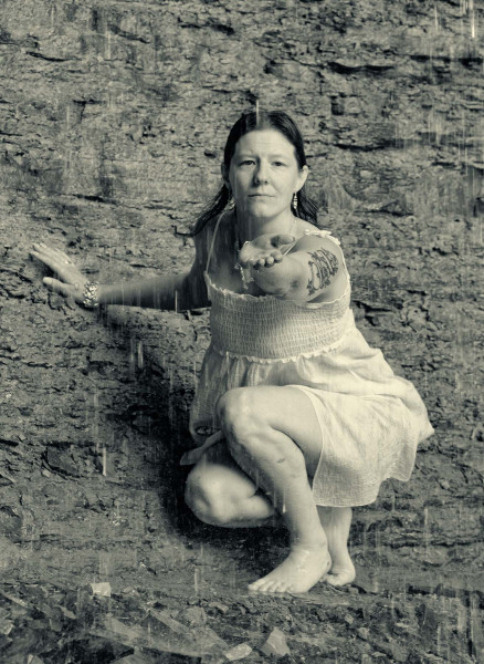 sunandsilver-AMModel-Wequiock-Falls-BW-2024-08-06-402-089