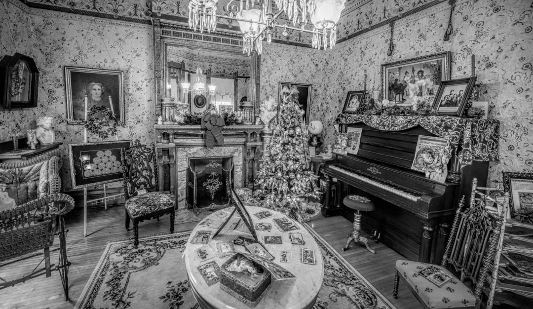 Victorian ladies parlor